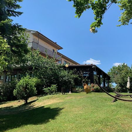 Hotel Tetto Delle Marche - Ristorante Dei Conti Чинголі Екстер'єр фото
