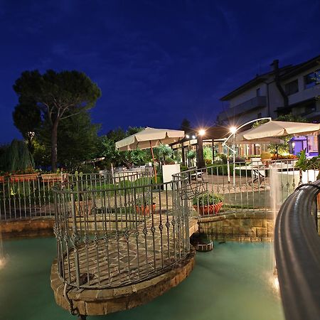 Hotel Tetto Delle Marche - Ristorante Dei Conti Чинголі Екстер'єр фото